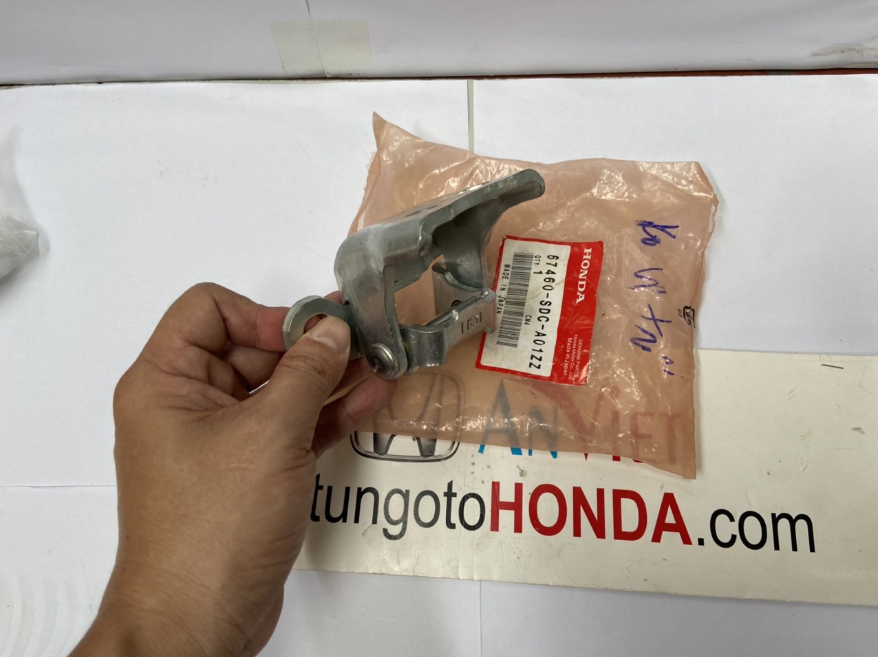 Bản lề cửa xe Honda CRV